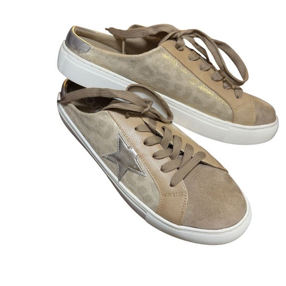 Corkys Spiked Gold Leopard Shiny Metallic Star Slip On Casual Cool Shoes - Picture 2 of 11